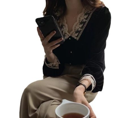 Lace V-neck Retro French Short Temperamental Pleuche Shirt - Image 5