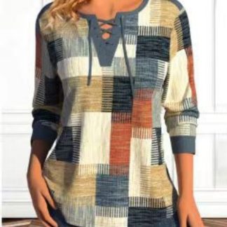 Printed Contrast Color V-neck Long Sleeve T-shirt