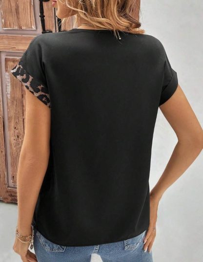 Chemise  Pour Femmes Col En V Avec  Et Manches Chauve-souris - Image 5