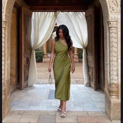 Women's Asymmetric Silk Satin Texture Backless Fashion Dress - Image 4